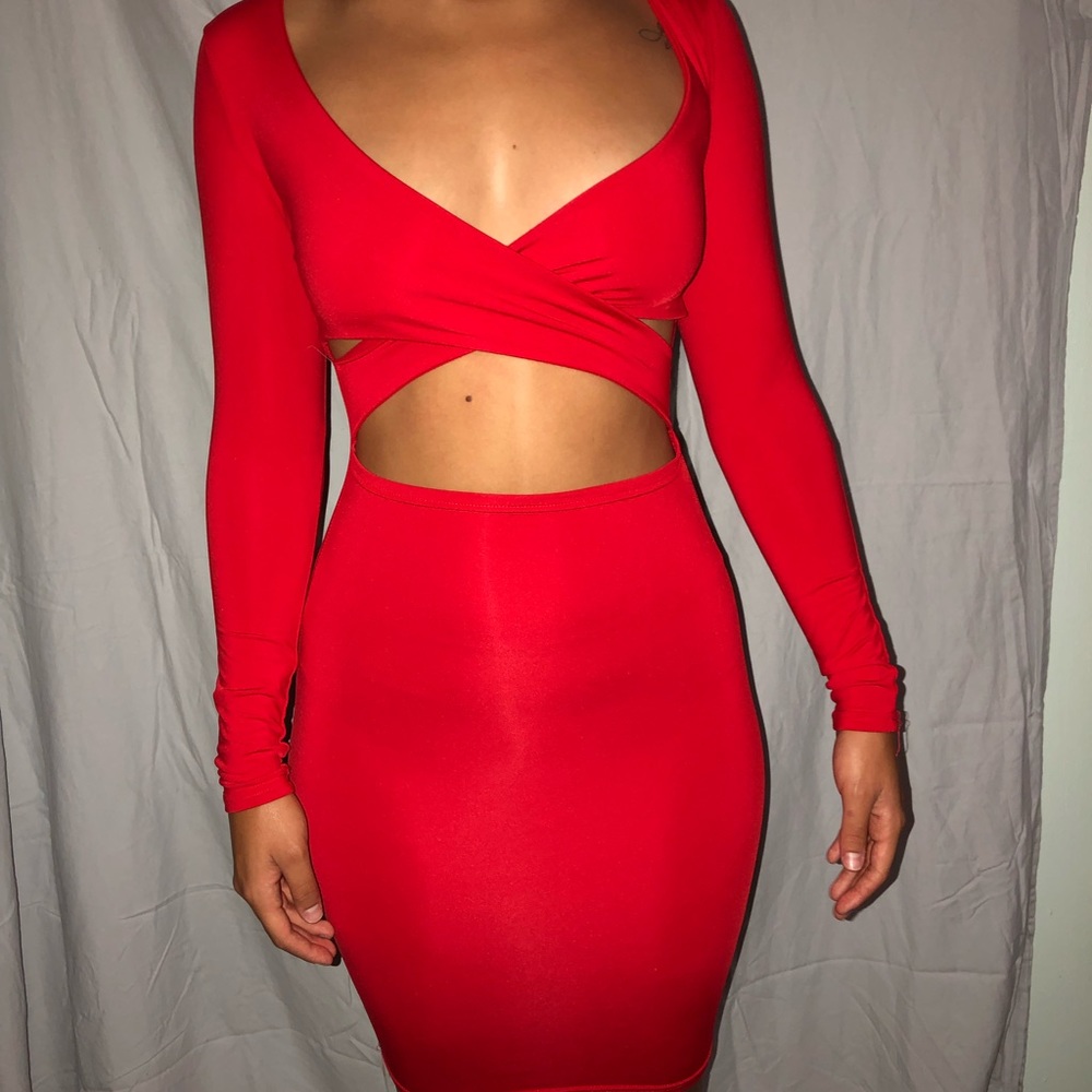 Red bodycon dress